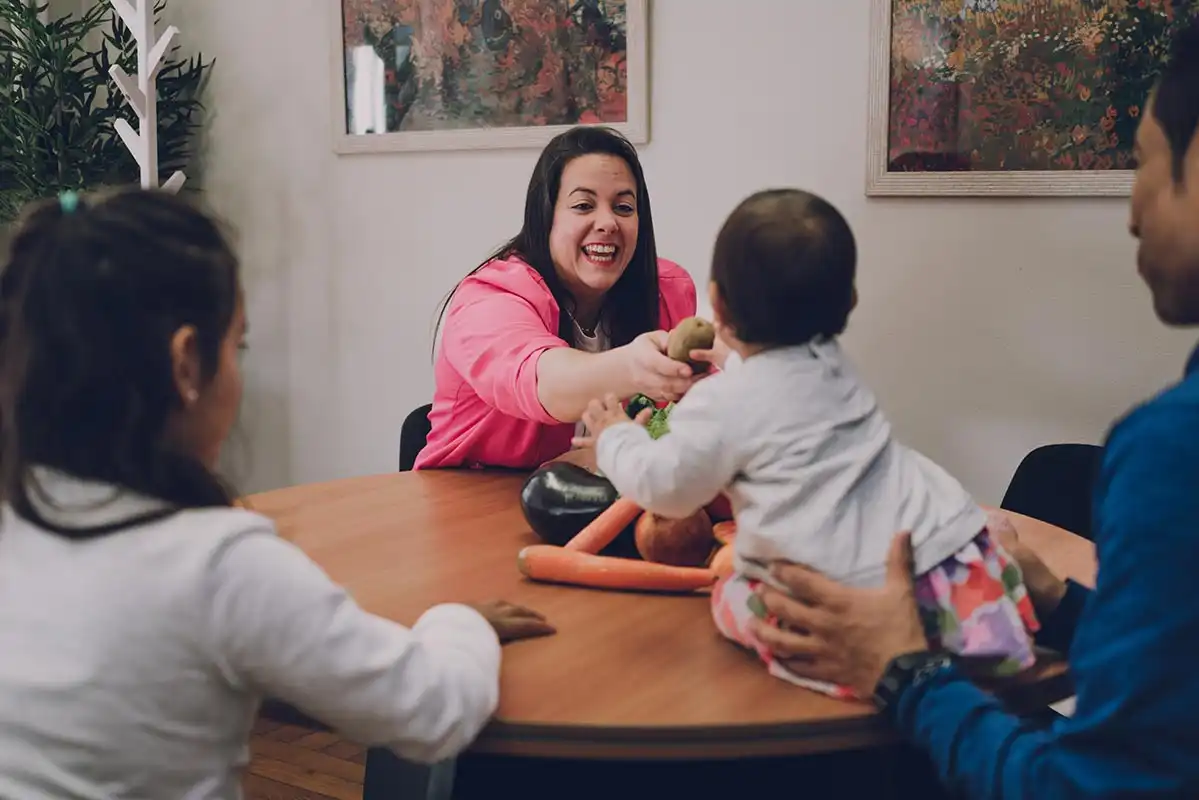 María Elías en consulta